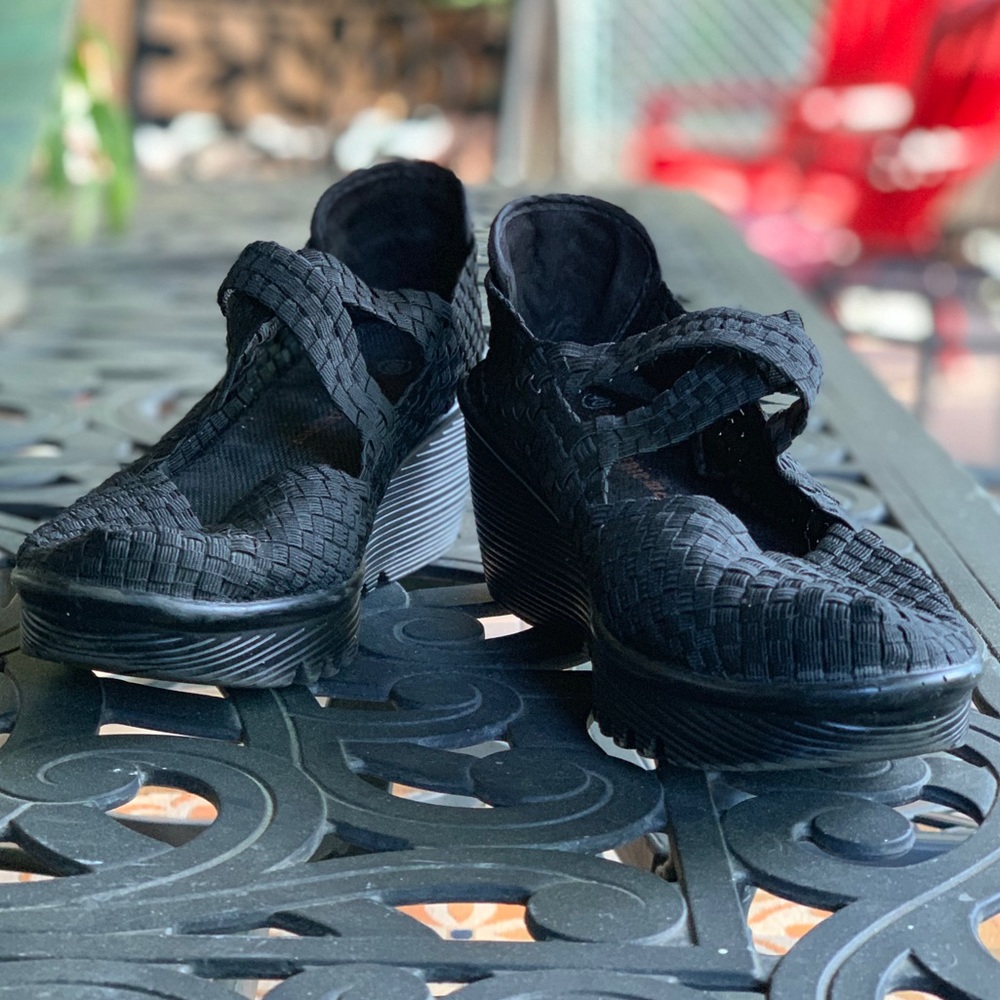 Black Bernie Mev cross strap Mary Janes Size 40